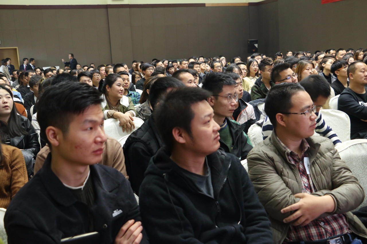 【峰光无限装饰】在交流中成长 在学习中前行——峰光集团“将帅特训营”圆满落幕